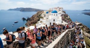 Turisti satima čekaju u redu na Santoriniju zbog ove fotografije: Na mrežama nastao haos