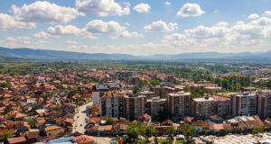 Pirot sve privlačniji za jednodnevne izlete: Gosti dolaze zbog bazena, hrane i šetnje gradom Pogled na Grad Pirot, foto: Video, PrtScr